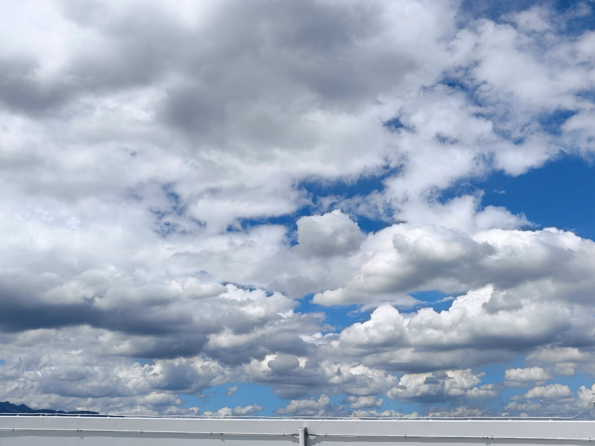 どこまでも続く雲